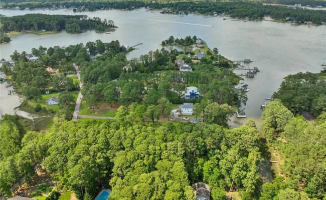 106 Anchor Drive, York County, VA 23692