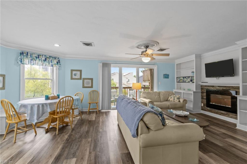 Photo 13 of 26 residential for sale in Virginia Beach virginia