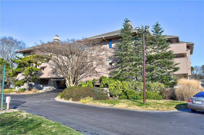 Photo 8 of 48 residential for sale in Virginia Beach virginia