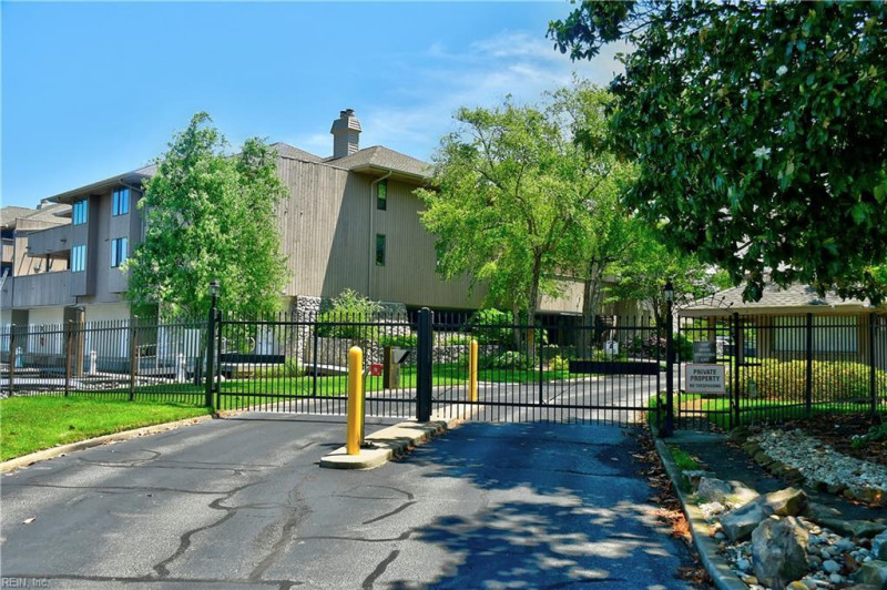 Photo 9 of 48 residential for sale in Virginia Beach virginia