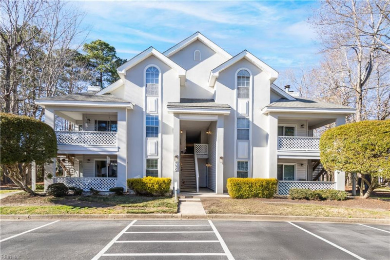 Photo 1 of 36 residential for sale in Chesapeake virginia