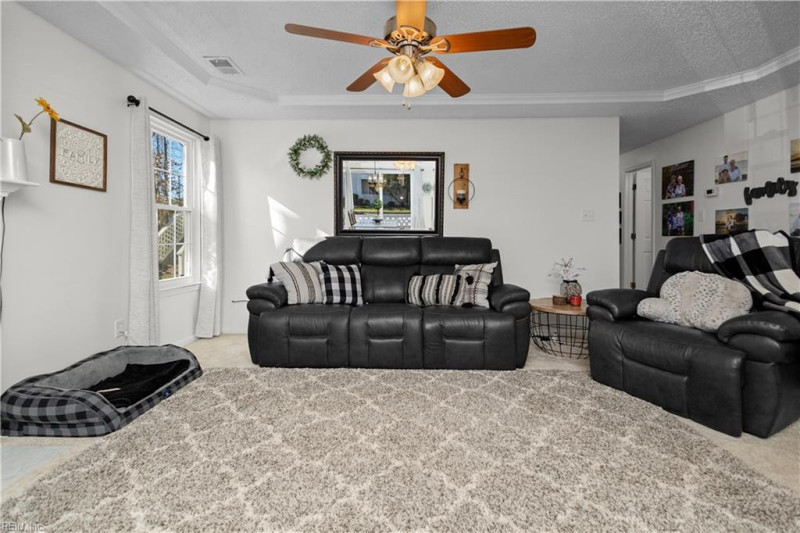 Photo 12 of 36 residential for sale in Chesapeake virginia