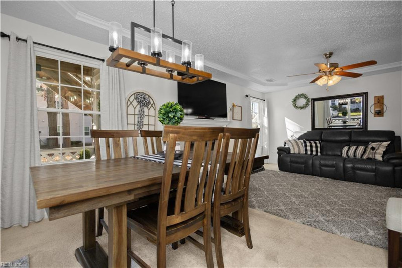 Photo 14 of 36 residential for sale in Chesapeake virginia