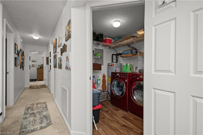 Photo 18 of 36 residential for sale in Chesapeake virginia