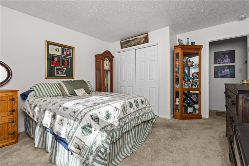 Photo 20 of 36 residential for sale in Chesapeake virginia