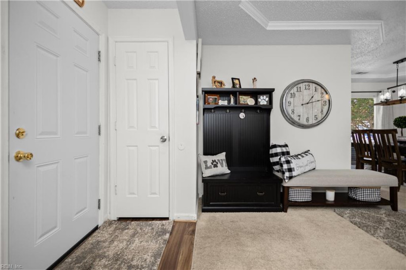 Photo 5 of 36 residential for sale in Chesapeake virginia