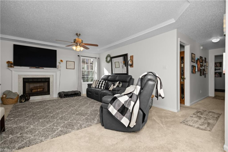 Photo 6 of 36 residential for sale in Chesapeake virginia