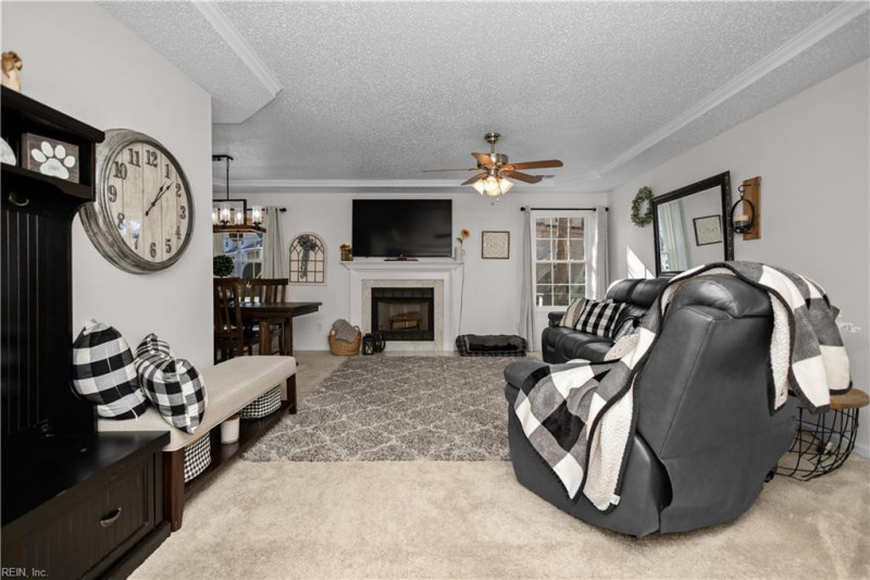 Photo 7 of 36 residential for sale in Chesapeake virginia