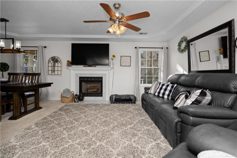 Photo 8 of 36 residential for sale in Chesapeake virginia