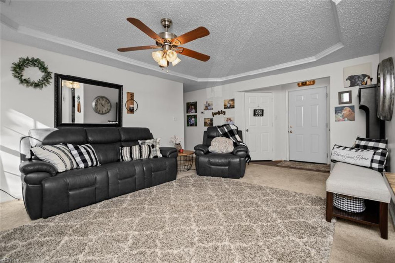 Photo 9 of 36 residential for sale in Chesapeake virginia