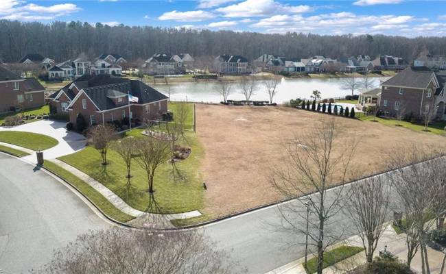 341 Scone Castle Loop, Chesapeake, VA 23322