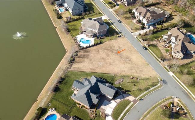 341 Scone Castle Loop, Chesapeake, VA 23322