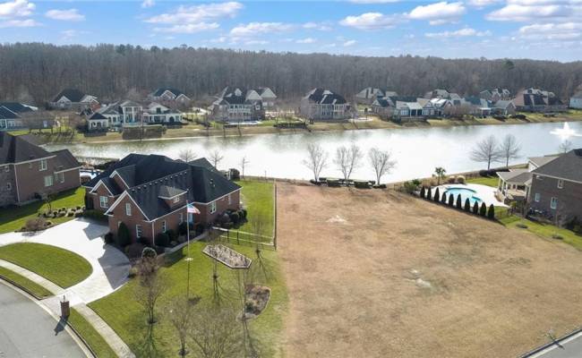 341 Scone Castle Loop, Chesapeake, VA 23322