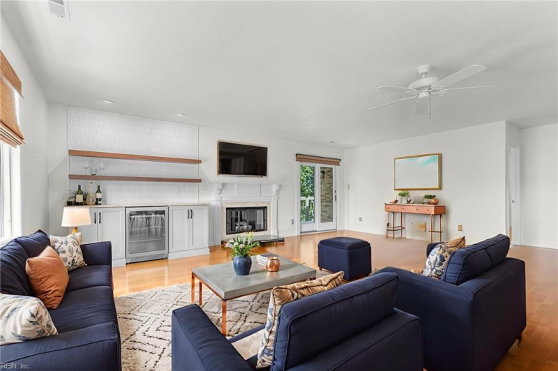 Photo 12 of 50 residential for sale in Portsmouth virginia