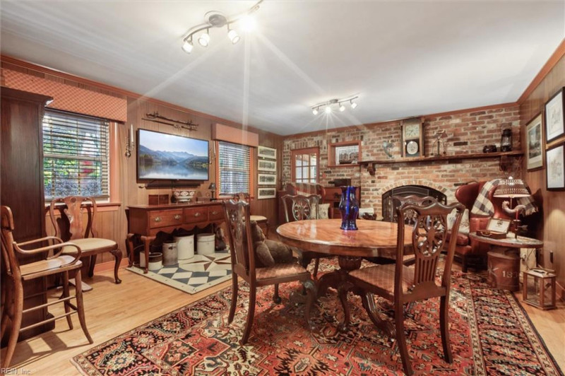 Photo 13 of 50 residential for sale in York County virginia