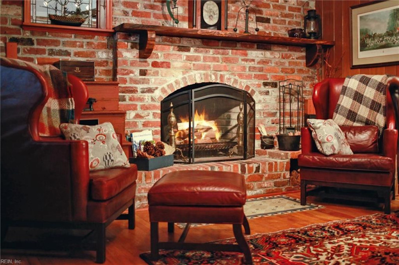 Photo 14 of 50 residential for sale in York County virginia