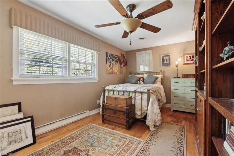 Photo 27 of 50 residential for sale in York County virginia