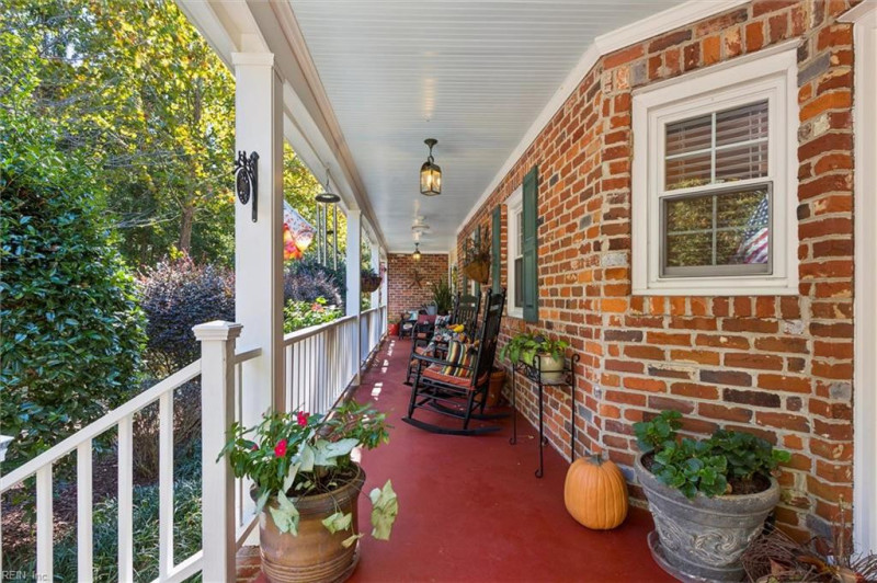 Photo 3 of 50 residential for sale in York County virginia