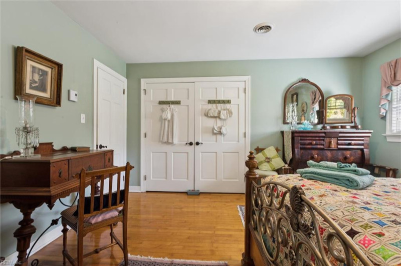 Photo 30 of 50 residential for sale in York County virginia