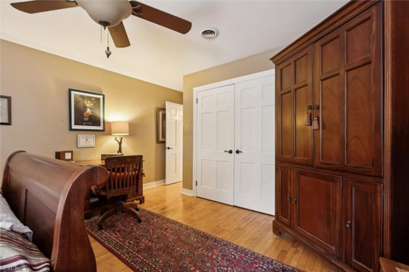 Photo 32 of 50 residential for sale in York County virginia