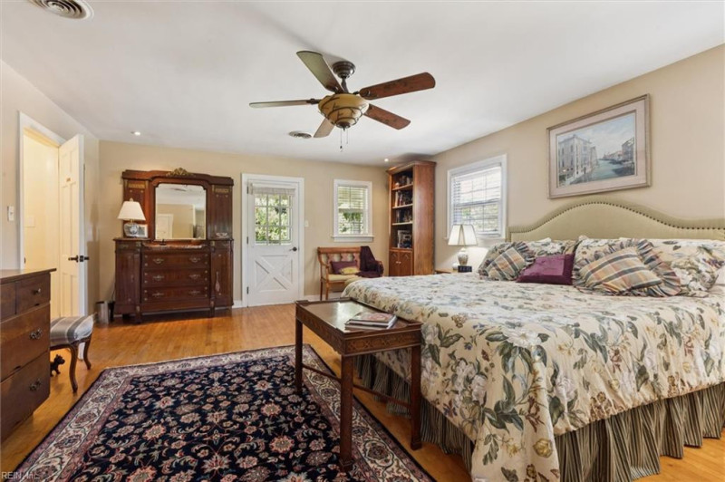 Photo 36 of 50 residential for sale in York County virginia