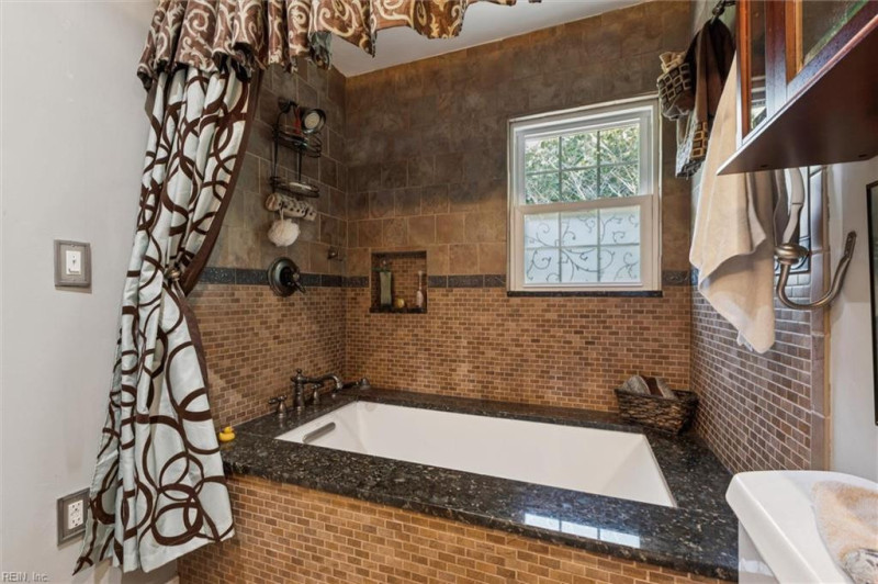 Photo 38 of 50 residential for sale in York County virginia