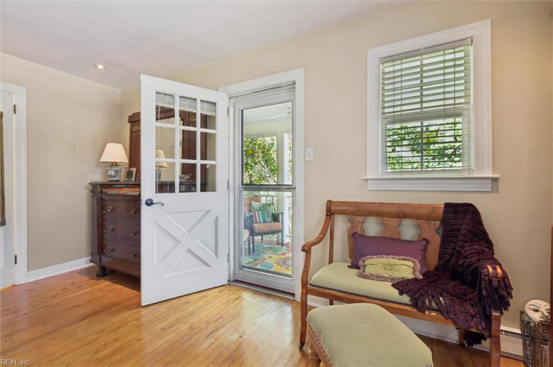 Photo 40 of 50 residential for sale in York County virginia