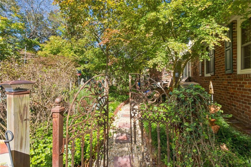 Photo 43 of 50 residential for sale in York County virginia