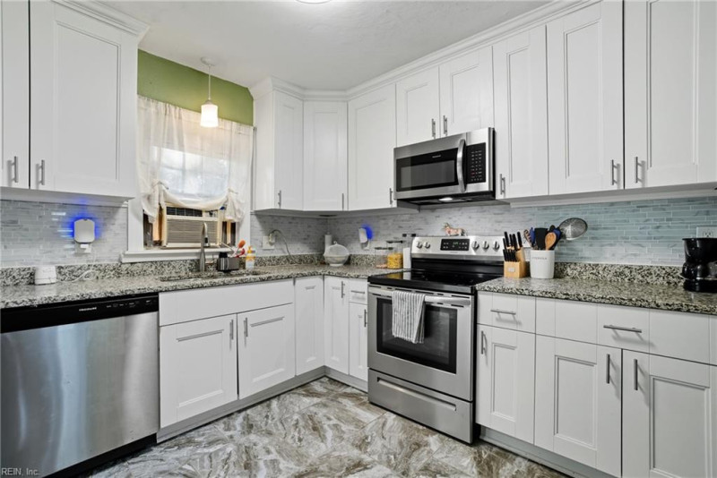 Photo 11 of 32 residential for sale in Norfolk virginia