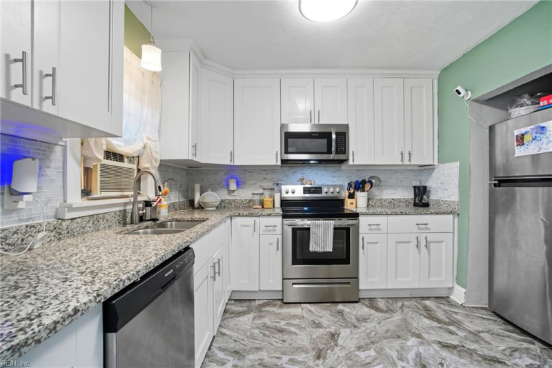 Photo 13 of 32 residential for sale in Norfolk virginia