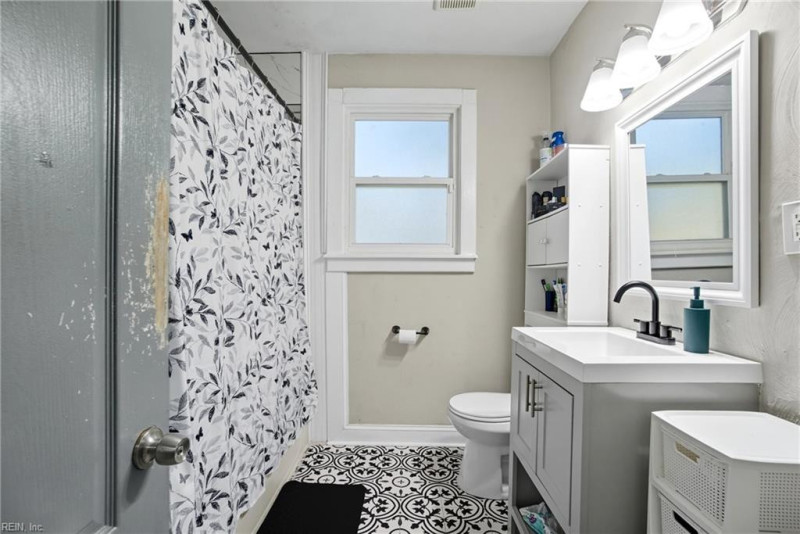 Photo 23 of 32 residential for sale in Norfolk virginia