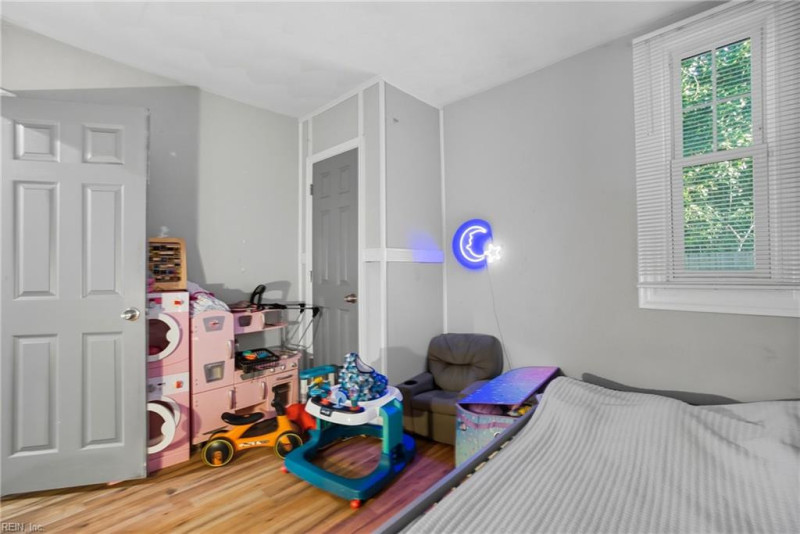 Photo 27 of 32 residential for sale in Norfolk virginia