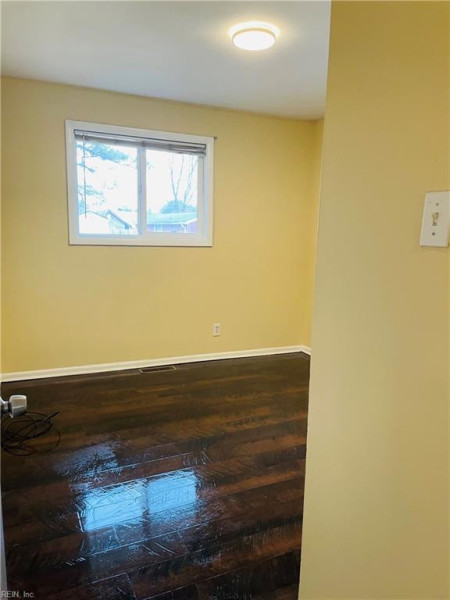 Photo 13 of 16 residential for sale in Portsmouth virginia