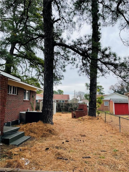 Photo 14 of 16 residential for sale in Portsmouth virginia