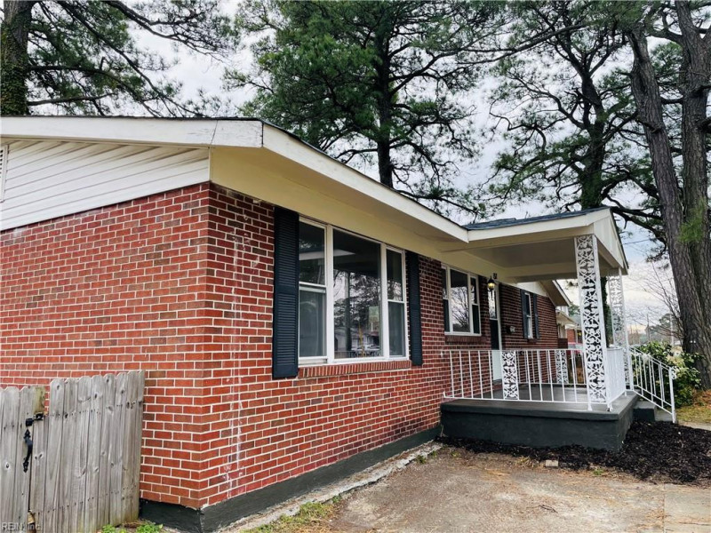 Photo 15 of 16 residential for sale in Portsmouth virginia
