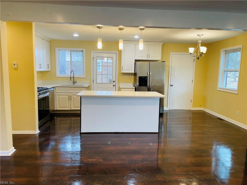 Photo 7 of 16 residential for sale in Portsmouth virginia
