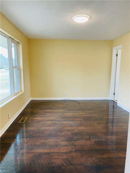 Photo 9 of 16 residential for sale in Portsmouth virginia