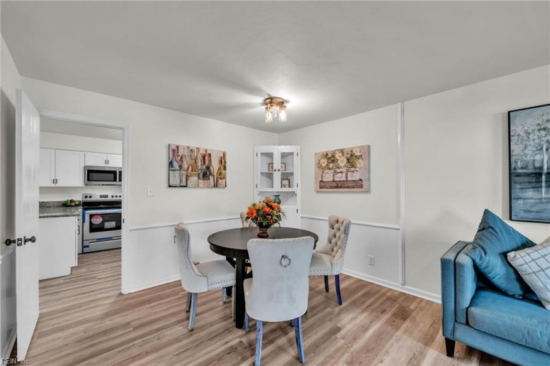 Photo 13 of 36 residential for sale in Chesapeake virginia