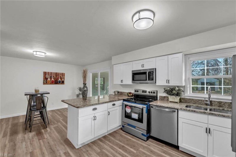 Photo 19 of 36 residential for sale in Chesapeake virginia