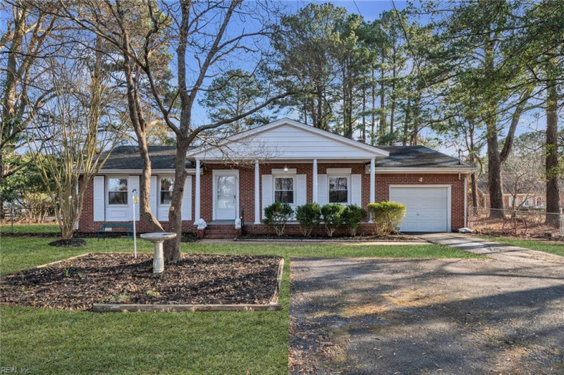 Photo 2 of 36 residential for sale in Chesapeake virginia