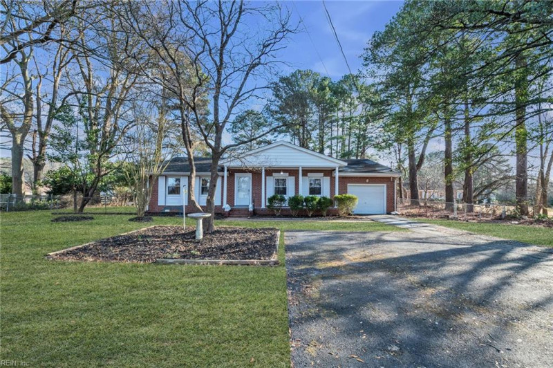 Photo 3 of 36 residential for sale in Chesapeake virginia