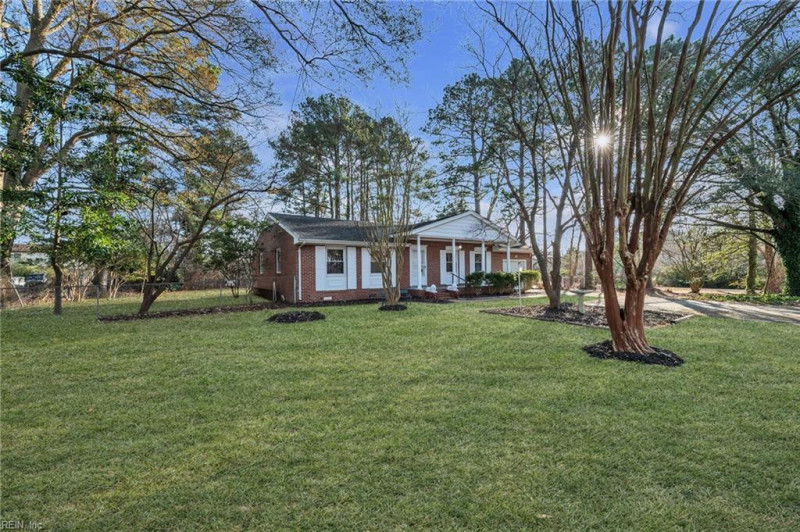 Photo 4 of 36 residential for sale in Chesapeake virginia