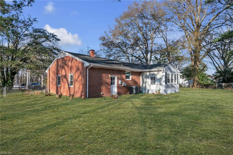 Photo 6 of 36 residential for sale in Chesapeake virginia