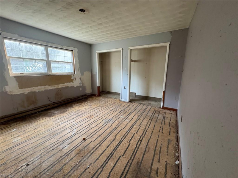 Photo 15 of 27 residential for sale in Middlesex County virginia