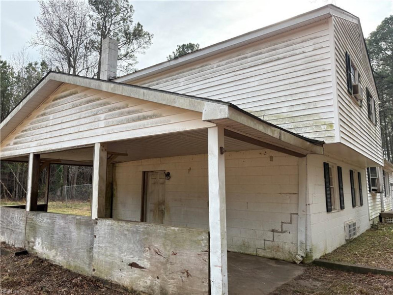 Photo 20 of 27 residential for sale in Middlesex County virginia