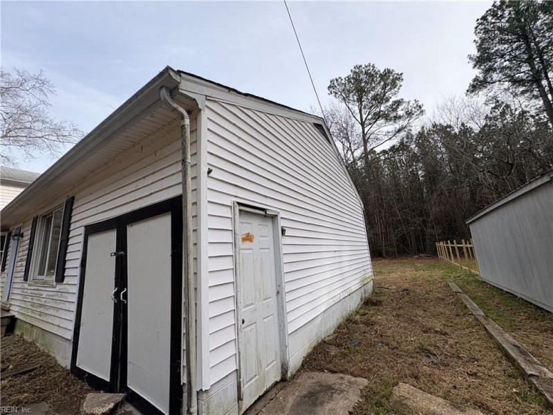 Photo 22 of 27 residential for sale in Middlesex County virginia