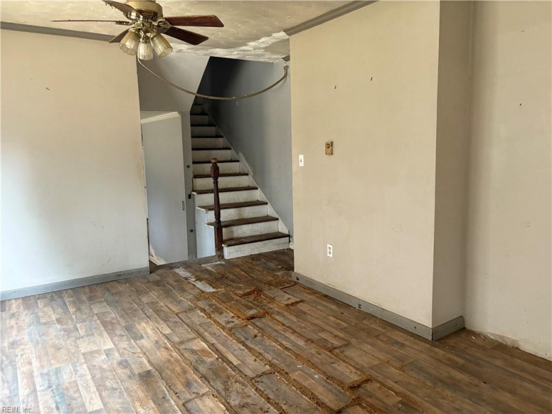 Photo 6 of 27 residential for sale in Middlesex County virginia