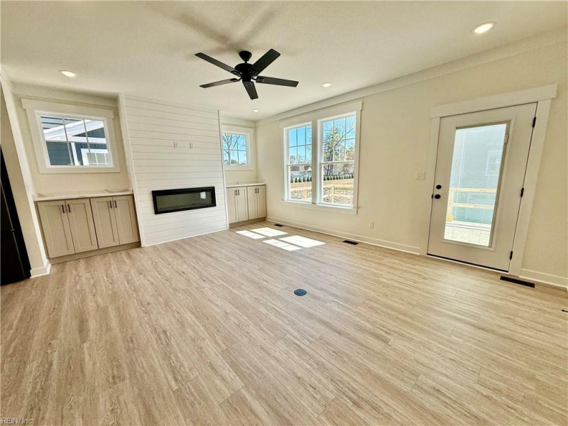 Photo 10 of 35 residential for sale in Chesapeake virginia