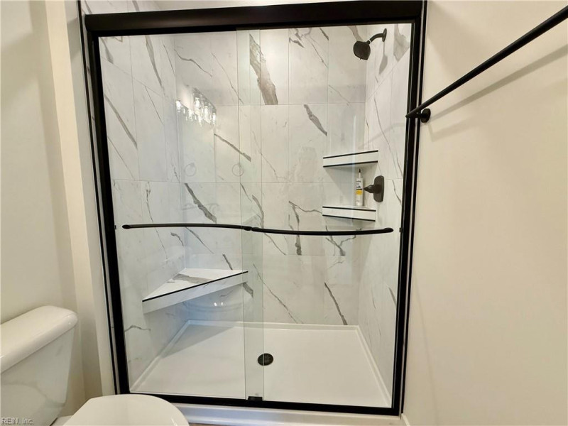 Photo 17 of 35 residential for sale in Chesapeake virginia