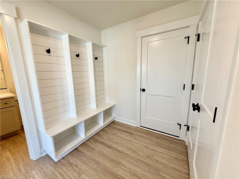 Photo 31 of 35 residential for sale in Chesapeake virginia
